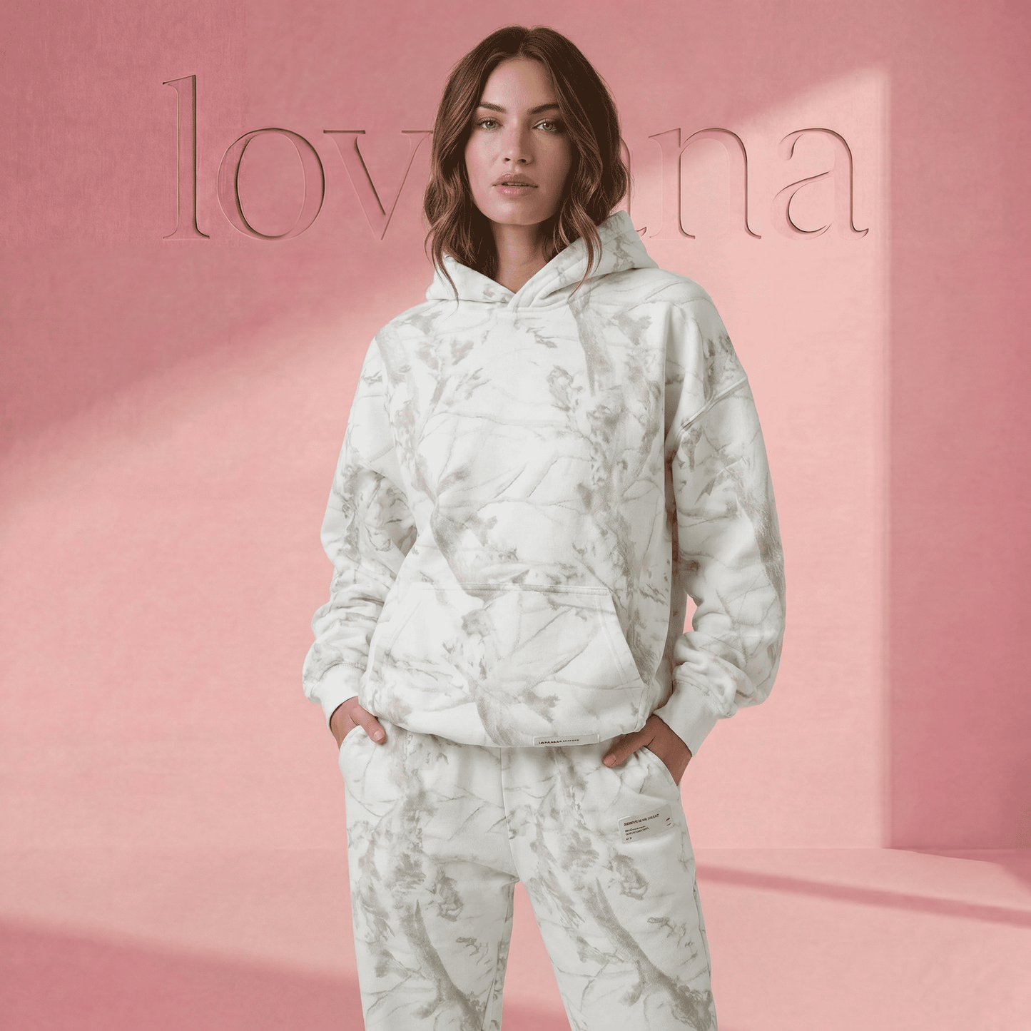 Sichere dir 50 % Rabatt auf den Lovaana Camo Hoodie 💕